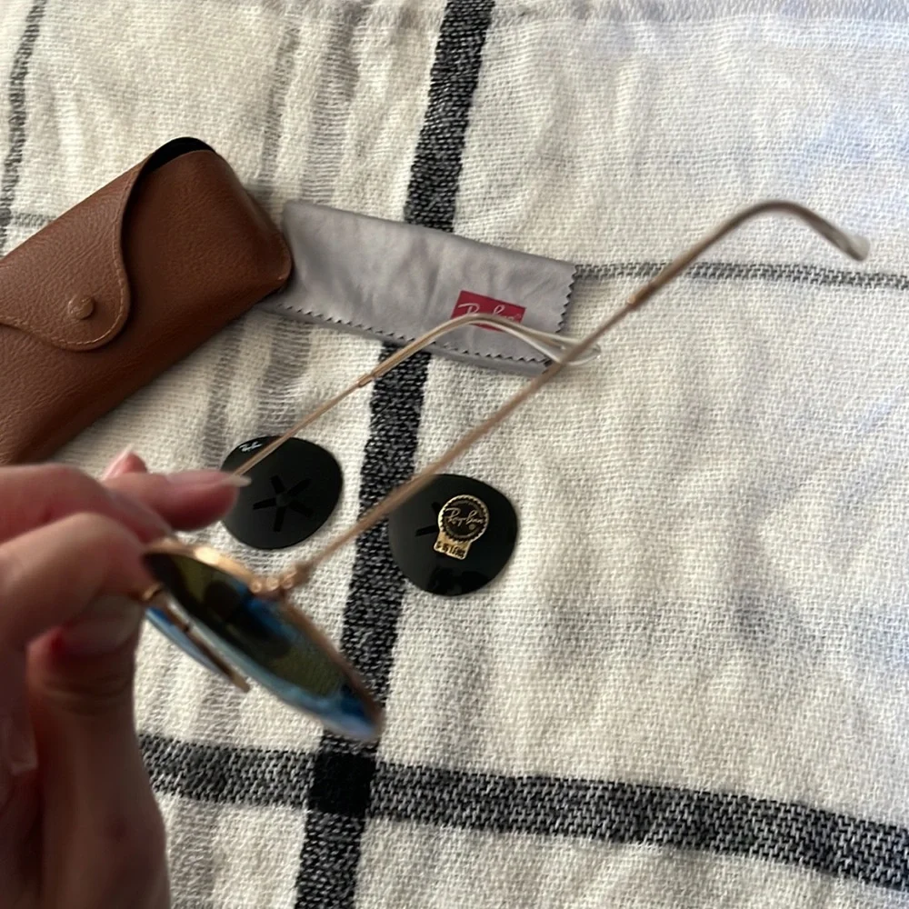 Ray-Ban RB3447 Gold Metal w/ Polarized Blue Flash Lenses + G15 Lens Bundle! - Picture 3 of 7